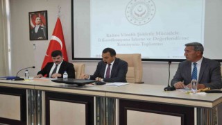 Karsta kadına şiddet masaya yatırıldı