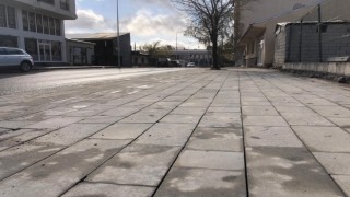 Karsta kaldırım ve yol çalışmaları sürüyor