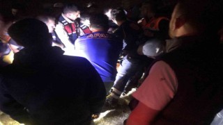 Kayalıklardan düşerek yaralanan vatandaş kurtarıldı