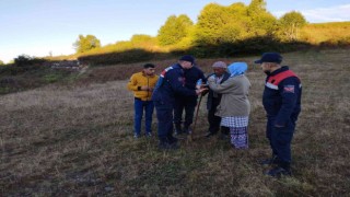 Kayıp olarak aranan yaşlı adam uyurken bulundu
