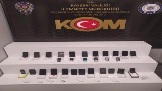 Kayseride 30 adet gümrük kaçağı telefon ele geçirildi