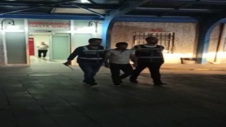 Kazıda bulduğu tarihi eser parçalarını satmak isterken yakalandı