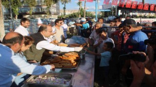Kelaynak ve Balcan Festivalinde 3 bin kişiye balık ekmek ikram edildi