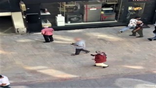 Kendisini takip ettiğini iddia ettiği yaşlı adama tepki gösterdi