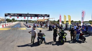 Kepezde motodrag yarışı nefesleri kesti