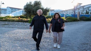 Kılıçdaroğlu ve eşinden İzmirde sabah yürüyüşü