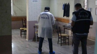Kıraathanede okey oynarken vuruldu