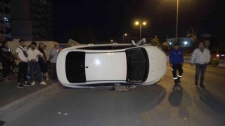 Kırıkkalede iki otomobil çarpıştı: 1i polis, 5 yaralı