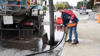 Kış öncesi mazgallar temizleniyor
