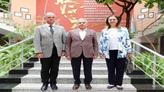 KKTC Başkonsolosu Demirelden Rektör Özaydına ziyaret