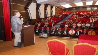 Koca, Mersindeki okul idarecileriyle bir araya geldi