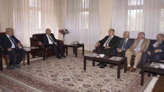 Kocaeli Erzurumlular Kültür ve Dayanışma Vakfından Rektör Çomaklıya ziyaret