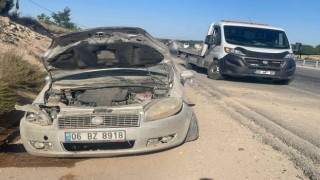 Kontrolden çıkıp bariyere çarpan otomobil sürücüsü ağır yaralandı