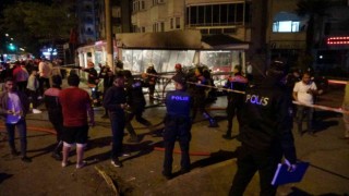 Kontrolden çıkıp restorana giren araç alev aldı