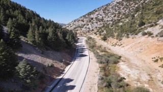 Konya Büyükşehir bu yıl Derebucaka 13,4 kilometre mahalle yolu kazandırdı