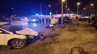Konyada iki otomobil çarpıştı: 1 ölü, 2 yaralı