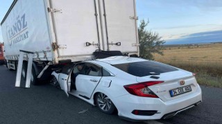 Konyada otomobil kamyona arkadan çarptı: 1 ölü, 3 yaralı