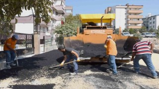 Kuşadasında eskiyen yollar yenileniyor