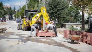 Kütahya Mahir Ablum Caddesinde üst yapı çalışmaları