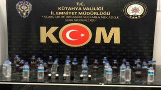 Kütahyada iş yerinde kaçak alkol yapıp satan şahıs gözaltına alındı