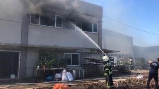 Manisada fabrika yangını