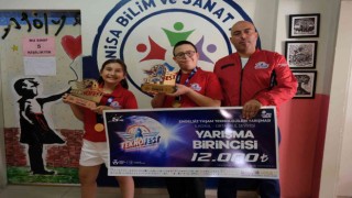 Manisalı öğrenciler TEKNOFESTten şampiyon olarak döndü