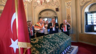 Memleket Partisi Genel Başkanı İnce, Ertuğrul Gazi Türbesini ziyaret etti