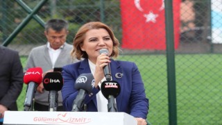 Meral Akşener, İzmitte abisi Nihat Gürer adına yapılan spor tesisinin açılışına katıldı
