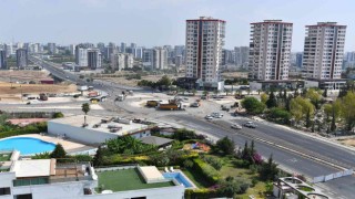 Mersinde 36. Cadde ile 13. Cadde kesişimi trafiğe kapatıldı