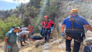 Mersinde 70 metre uçurumdan düşen adam hayatını kaybetti