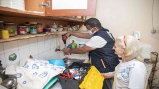 Mersinde evde sağlık ve bakım hizmeti aralıksız sürüyor