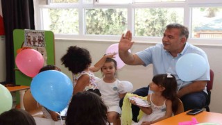 Mersinde minik öğrenciler uyum haftasında sınıfları doldurdu