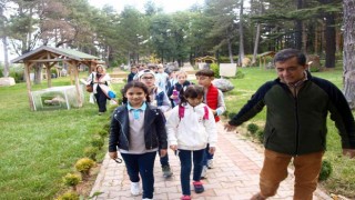 Minik öğrenciler Kayaç parkını gezdi
