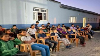 Miniklere açık havada sinema keyfi