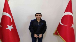 MİTin Suriyenin kuzeyindeki Afrin-Azez kara yolu üzerinde düzenlediği operasyonda, PKK/PYDli teröristler Ozan Tunç, Mehmet Kaykır ve Ferhad Edemen yakalandı.