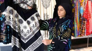 Modacılara rakip oldular: Yazma motifli kıyafetler yoğun ilgi görüyor