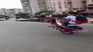 Motosikletle tehlikeli yolculuk