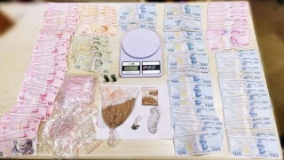 Motosikletli polis timi uyuşturucuya neşter vurdu: 2 tutuklama