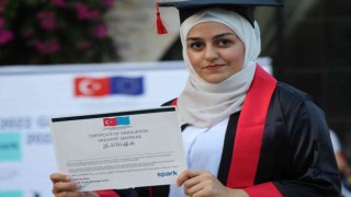 Mülteci öğrenciler AB desteğiyle dijitalleşme ve yeşil dönüşüm sektörlerine kazandırılıyor