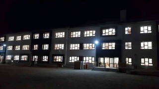 Müteahhitle yaşanan sorun çözüldü, okul pazartesi açılacak