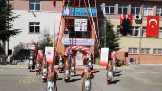 Nevşehirde protokol üyeleri ‘İlköğretim Haftası kutlama programına katıldı