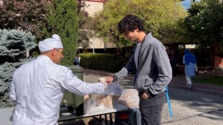 Öğrencilere ücretsiz çorba hizmeti