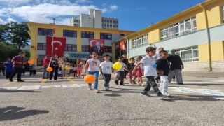 Okul öncesi ile birinci sınıf öğrencileri uyum eğitimlerine başladı