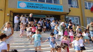 Okulda ziller Aydının kurtuluş yıl dönümü için çaldı
