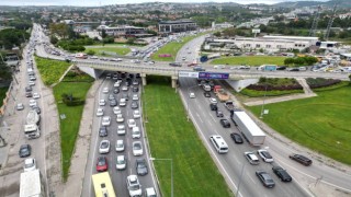 Okullar açıldı trafik kilitlendi.. O anlar havadan görüntülendi