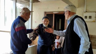 Omuz omuza çarpışan asırlık üç arkadaş yıllar sonra buluştu
