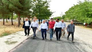 Örnekköyde yollar örnek oluyor