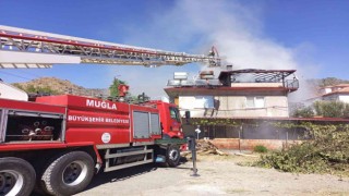 Ortacada çatı katı yangını