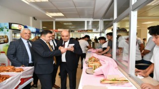 OSB Başkanı Yalçın, Teknik Kolejde denetim yaptı öğrencilere nasihatte bulundu