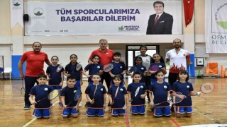 Osmangazide geleceğin badmintoncuları yetişiyor
